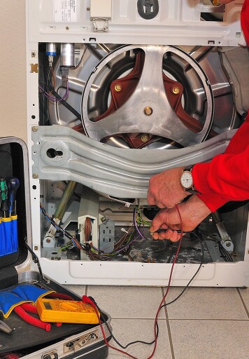 Wir reparieren zuverlässig und kompetent Wir reparieren zuverlässig und kompetent